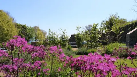 Les Cotils Peace Garden