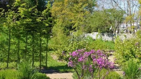 Les Cotils Peace Garden