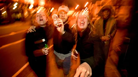 Bazza/Alamy Stock Photo Young people drink on the street in London (Credit: Bazza/Alamy Stock Photo)