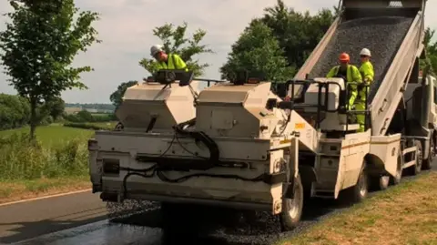 Somerset Council Kiely Bros using 'multi-patch technology' on the roads 