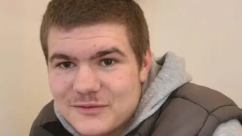 Sarah Sissons A profile image of Ryan Sissons