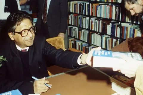 RUTH POLLACK VS Naipaul