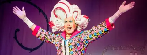 Robert Workman Richard Ede as Salisbury's Dame