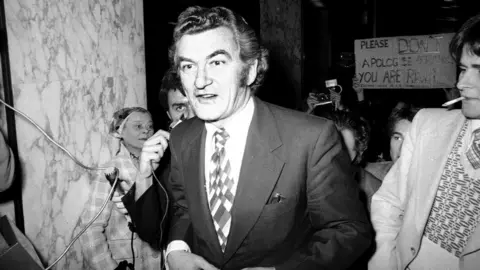 Fairfax Media/Getty Bob Hawke, arrives at the Boulevard Hotel in Sydney to see Frank Sinatra during his 1974 Australian tour