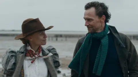 Apple TV Tom Hiddleston and Claire Danes