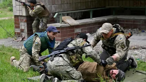 AFP Ukrainian territorial defence unit training, 20 May 22