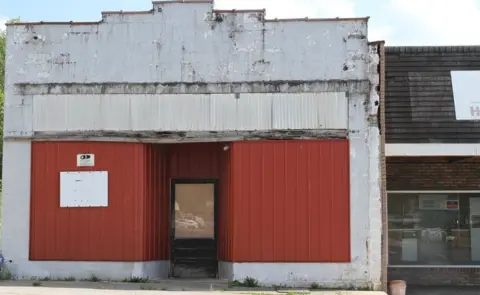 BBC Empty store in Jamestown
