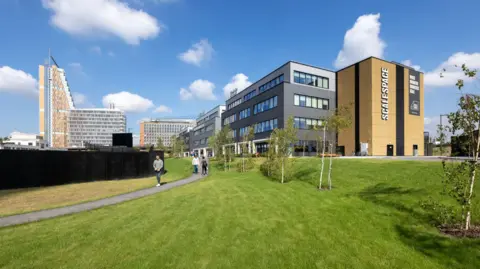 Imperial College London A picture of White City Innovation District's scale space building.