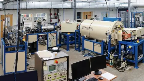 Queen's University Belfast Radiocarbon dating lab