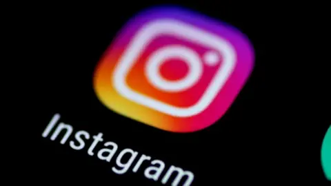 Reuters Instagram logo