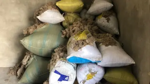 Chami Akmeemana Bags of cashmere