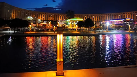 Restaurants and bars in the Antigone district, Europe Square on the river Lez (Thinkstock)