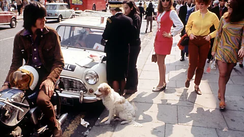 Pictorial Press Ltd/Alamy Passersby on Kings Road in 1966 (Credit: Pictorial Press Ltd/Alamy)