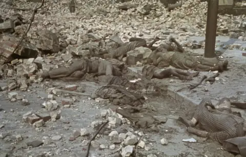 bpk | Hans Brunswig Victims of Firestorm