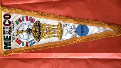 Chris Lookwood A 1971 tournament pennant featuring the six teams