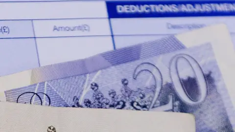 PA Money and payslip