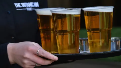 PACEMAKER Tray of pints