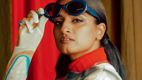 Warner Music Priya Ragu