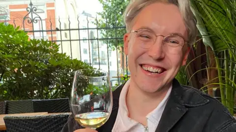 Nicholas Benz  Alexander Benz