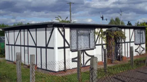 Diamond Geezer via Flickr A half-timbered prefab in Catford