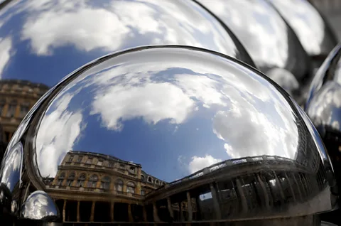 Thinkstock Some of Europe's biggest businesses have headquarters in Paris. (Credit: Thinkstock)