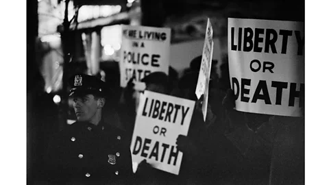 The Gordon Parks Foundation Harlem Rally, Harlem, New York, 1963 (Credit: The Gordon Parks Foundation. Courtesy the Gordon Parks Foundation and Jack Shainman Gallery, New York)